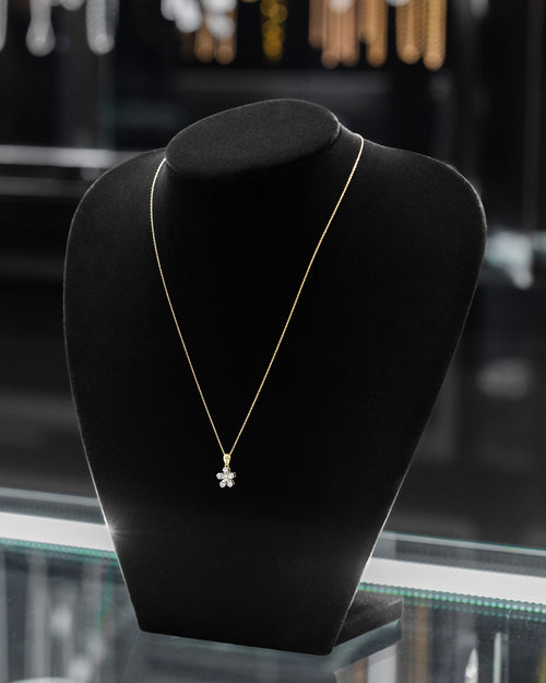 Women's Flower Style Diamond Pendant Necklace at Lucid Diamond Co.