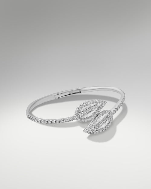 14k White Gold Fancy Leaf Diamond Bangle